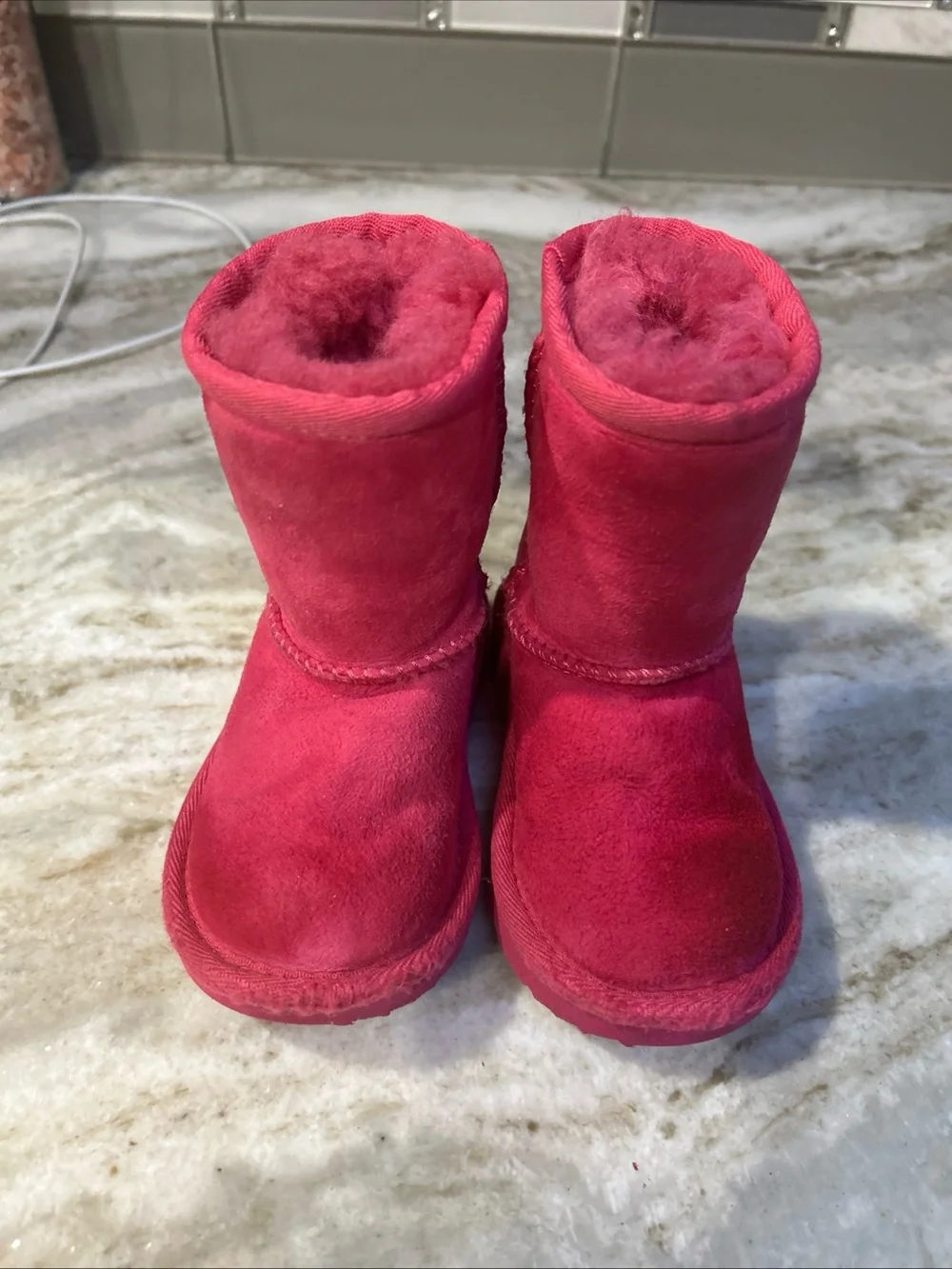 UGG Kids Classic Shearling Suede Hot  Pink Boots Toddler Girl Sz 6 Warm Winter.